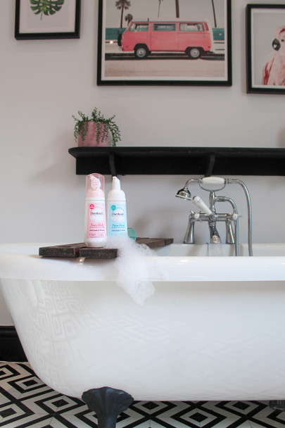 Femfresh Refresh Pure Freshness and Hydration Fragrance Free 150ml