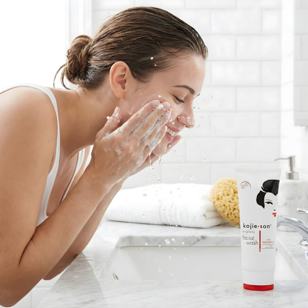 Kojie San Hydro Facial Cleanser 100g – Gentle Foaming Face Wash for Glowing Smooth Refreshed Skin – Daily Cleansing Formula – Paraben-Free Non-Drying Suitable for All Skin Types