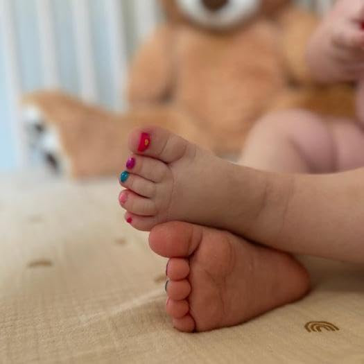 Piggy Paint | 100% Non-Toxic Girls Nail Polish | Safe Cruelty-free Vegan & Low Odor for Kids | Sea-quin