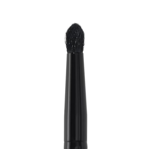 E.L.F. Smudge 'n Eyeliner Brush Multi-Use Eyeshadow & Eyeliner Brush For Creating A Perfect Smoky Eye Vegan & Cruelty-
