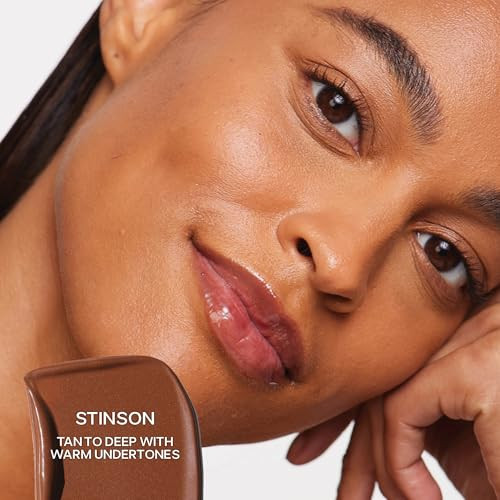 Saie Radiant Glow Duo - Dew Bronze Soft-Focus Liquid Bronzer In Stinson (0.4 Oz) & Mini Glowy Super Gel Lightweight Illuminator In Sunglow (0.5 Oz) Hydrating Makeup Essentials For A Sun-Kissed Glow