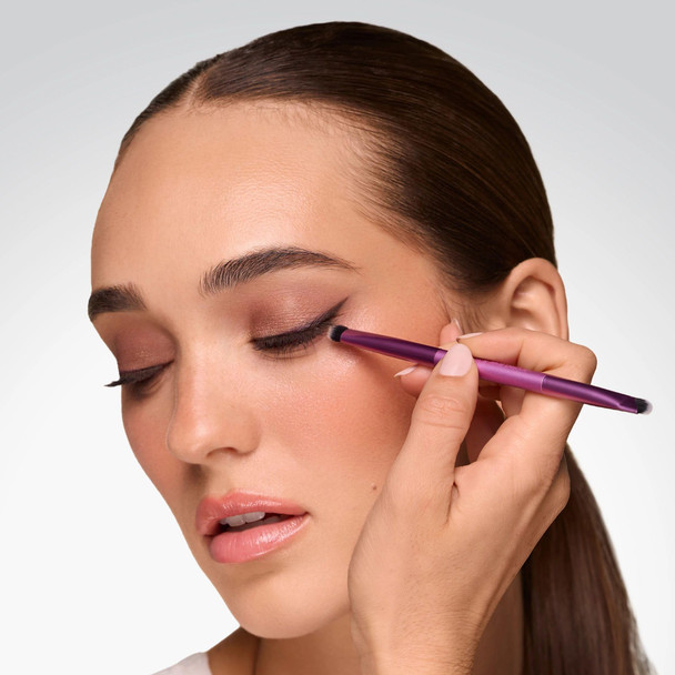 Real Techniques Liner & Smudge Brush Dual-Ended Eye Brush For Eyeliner Eyeshadow & Smoky Eye Blending Precision Detail Makeup Brush With Soft Bristles Cruelty- 1 Count