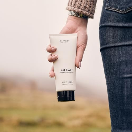 Scottish Fine Soaps Au Lait Luxury Body Cream With Oat Chamomile Milk Chocolate Coconut 200Ml