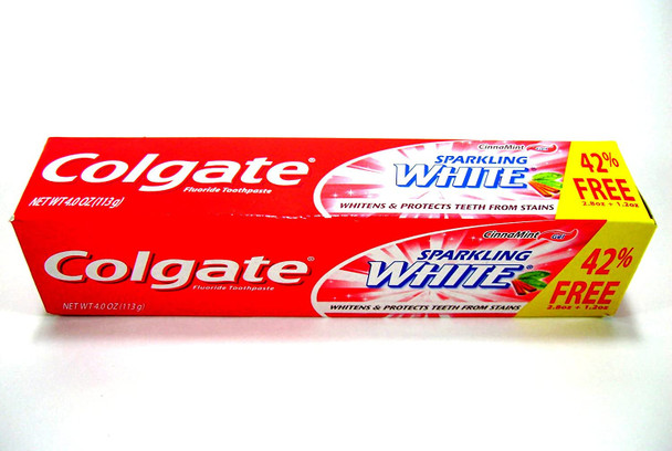 Colgate Sparkling White Cinnamint 4.0 Ounces (2 Pack) Toothpaste