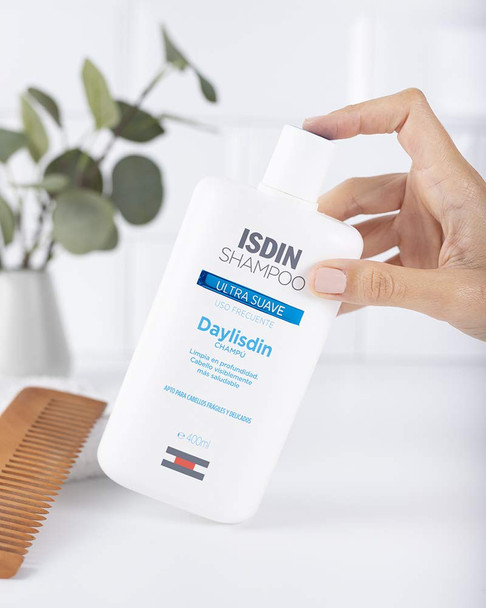ISDIN Daylisdin Ultra Gentle Shampoo (400ml) | Deep cleans and respects the hair and scalp