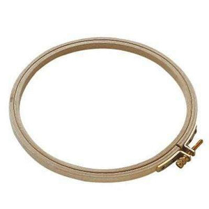WOOLS OF NATIONS Wooden Embroidery Hoop O10.5 - 30.5 cm WOOLS OF NATIONS Wooden Embroidery Hoop O10.5 - 30.5 cm