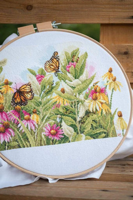 Lanarte Lanarte Butterflies and Coneflowers Cross Stitch Kit