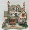 RESALE SHOP - VTG 1990s David Winter Gardeners Cottage Made By Cherison. Hand Painted - BABE-GARDENERS-LN6138