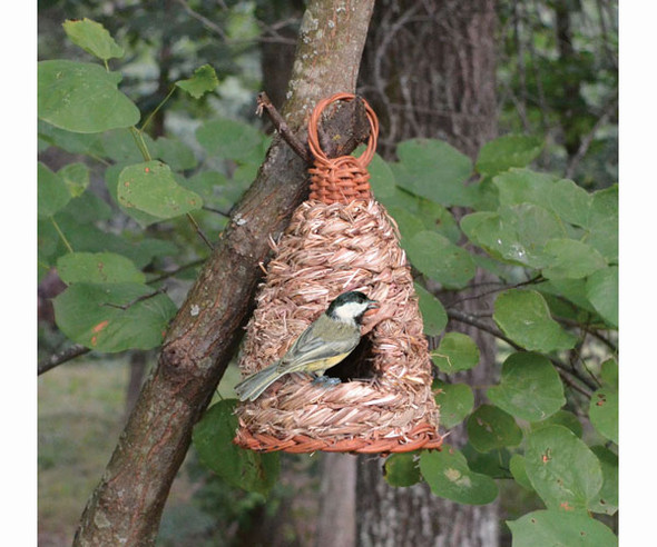 SONGBIRD ESSENTIALS - Hanging Hive Shaped Grass Roosting Pocket (birdhouse) SE937 645194771536