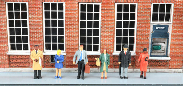 OakridgeStores.com | BACHMANN HO Scale Standing Office Workers Miniature Figures (160-33120) 022899331201