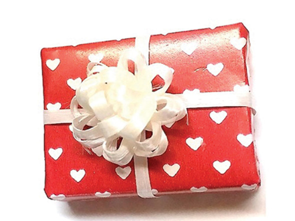 OakridgeStores.com | Creative Little Details - Valentine Gift with Bow - 1" Scale Dollhouse Miniature (607)