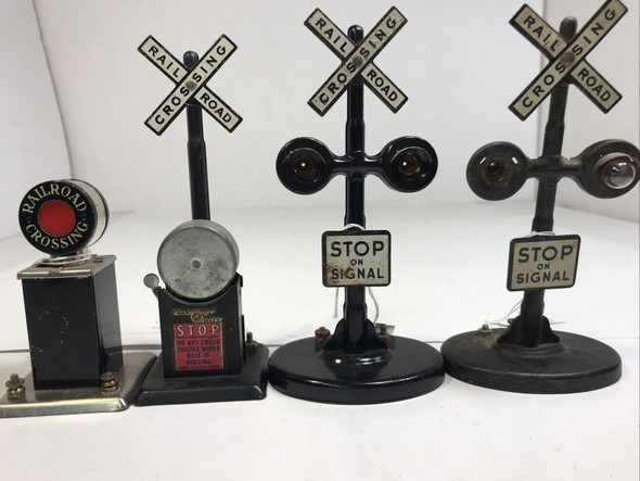 RESALE SHOP - Vintage Marx O Scale Signals (sold as lot of 4) - preowned, untested