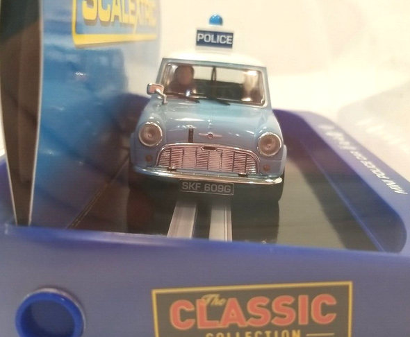 RESALE SHOP - Scalextric 1:32 Slot Car #C3213 Morris Mini Police Car - LN
