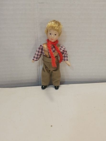 RESALE SHOP - Town Square Miniatures 1:12 Porcelain Doll Country Boy With Red Scarf