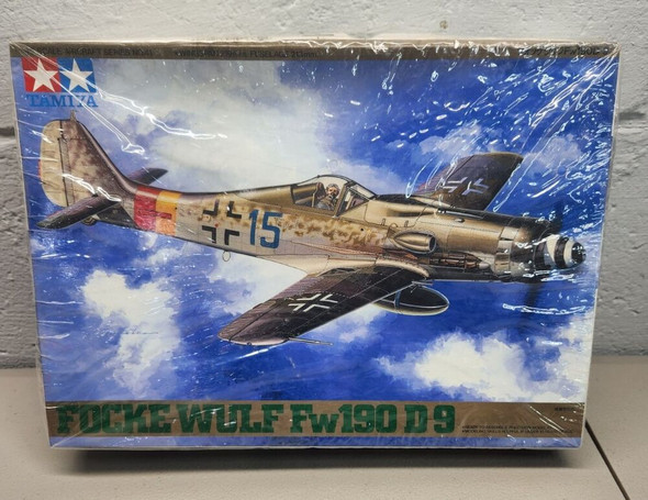 RESALE SHOP - 1:48 Tamiya - Focke Wulf FW190 D9 - Plastic Model Kit 61041 [U2]