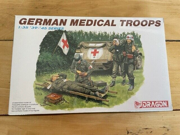 RESALE SHOP - Dragon German Medical Troops '39-'45 Series 1:35 - Contents Sealed [U6]