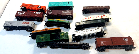 RESALE SHOP - HO Scale  Lot Of 14 Assorted Train Cars - preowned