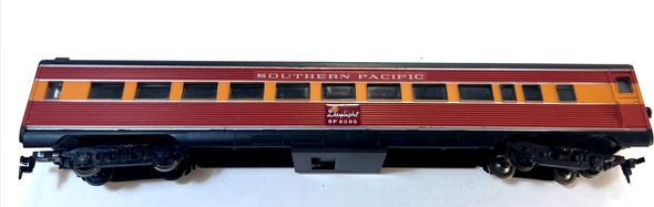 RESALE SHOP - HO Athearn Southern Pacific Daylight 72' Passenger Coach SP2395- preowned