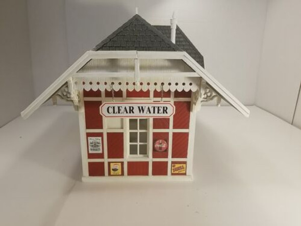 RESALE SHOP - Piko G Scale Bahnhof "Clearwater" Station #62230 - assembled- preowned (READ)