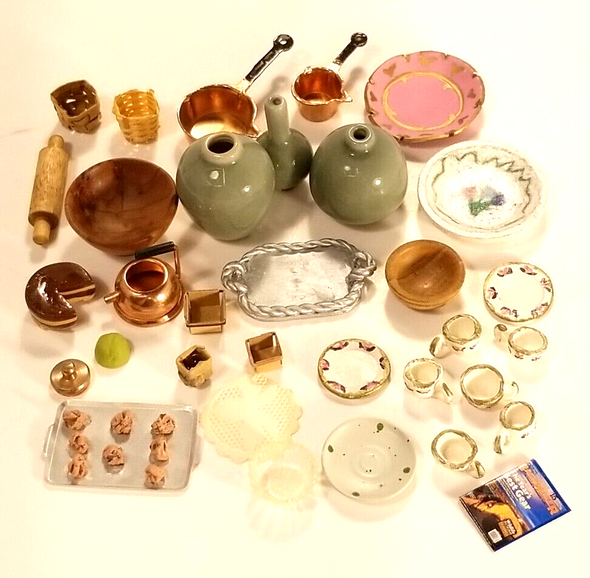 RESALE SHOP - LOT Of 1:12 Dollhouse Cookware And Dishes - preowned