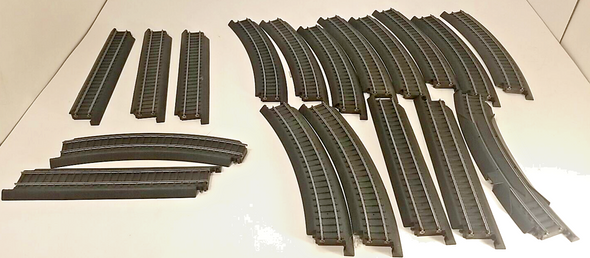 RESALE SHOP - HO Scale Lot Of 18  Black Power-Lock Tracks With Blue Transformer - preowned