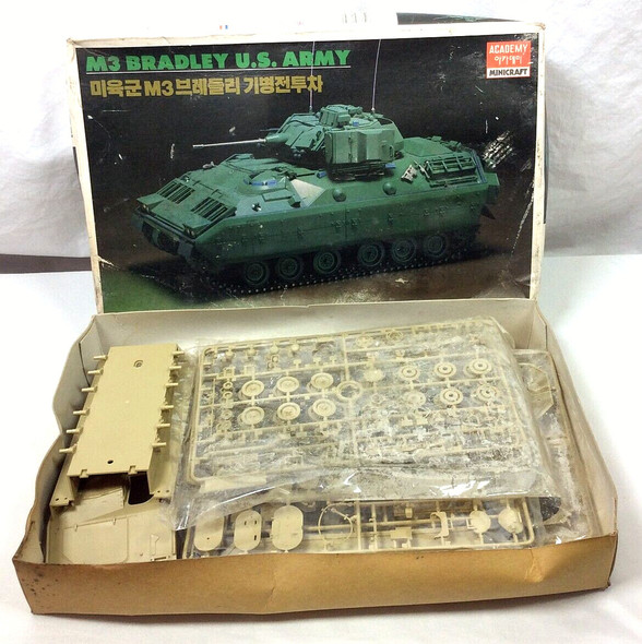 RESALE SHOP - NOB ACADEMY 1/35 Scale M3 BRADLEY U.S. ARMY Tank Model Kit - 1334