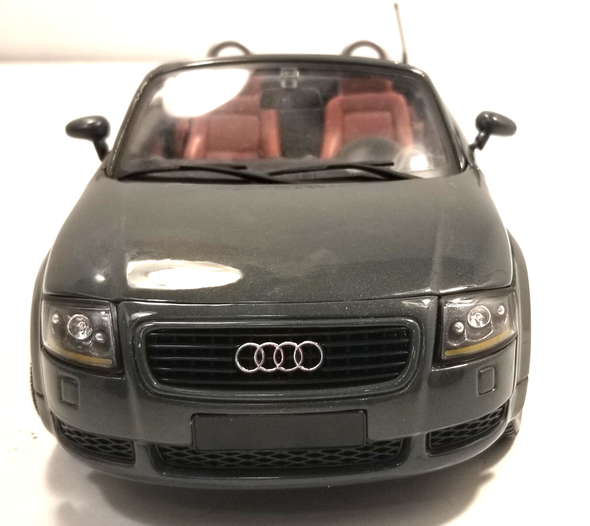 RESALE SHOP - Maisto Assembly Line 1:18 Audi TT Roadster #39878 - already assembled- preowned