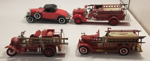 RESALE SHOP - Lot Of 4 1:32 Red Vehicles Antique Fire Engines And Car - preowned