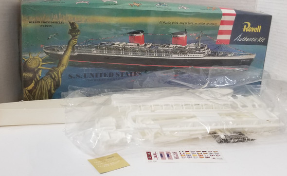 RESALE SHOP - Revell SS United States (Worlds Fastest Liner)