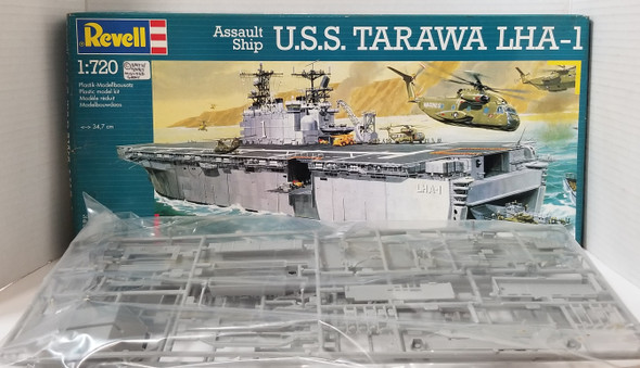 RESALE SHOP - Revell Assault Ship USS Tarawa LHA-1 1:720 34,7 Cm (Length)