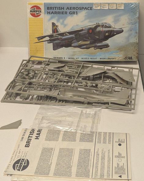RESALE SHOP - Airfix British Aerospace Harrier GR3 Series 5 1/48 (1988 Box)
