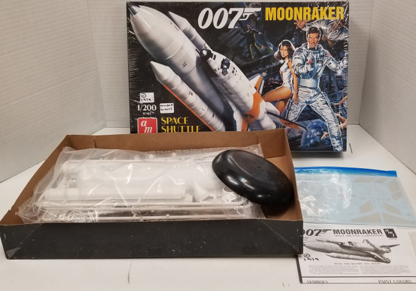 RESALE SHOP - AMT 1/200 Space Shuttle with Boosters 007 Moonraker #1208-06