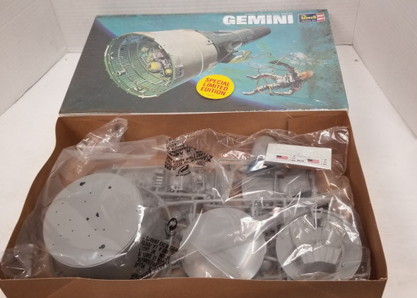 RESALE SHOP - Revell Authentic Kit 1/24 Gemini 1835