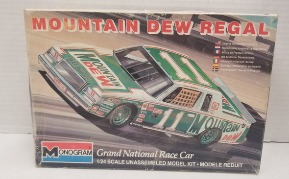 RESALE SHOP - Monogram 1/24 Mountain Dew Regal Grand National Race Car 2204