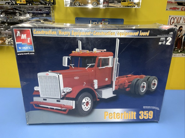 RESALE SHOP - AMT ERTL Peterbilt Model Truck Kit #31005 1:25