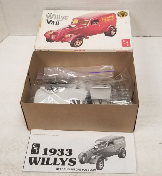 RESALE SHOP - AMT 1/25 1933 Willys Van #6182