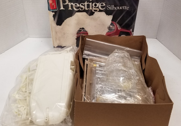 RESALE SHOP - AMT/ERTL 1/35 Prestige Silhouette #6502