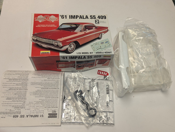 RESALE SHOP - LINDBERG #72163 1/25 CHEVY '61 Impala SS 409 model kit