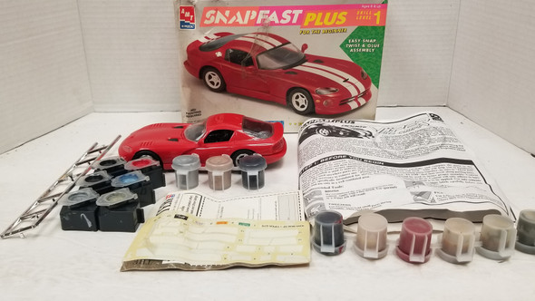 RESALE SHOP - AMT/ERTL 1/25 Snap Fast Plus 1997 Dodge Viper GTS 8394