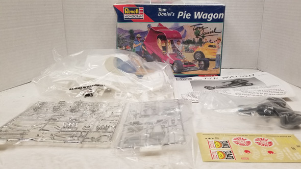 RESALE SHOP - Revell/Monogram 1/24 Tom Daniel's Pie Wagon 85-2498