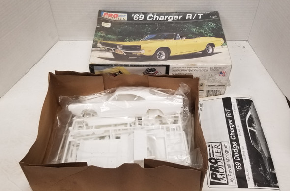 RESALE SHOP - Pro Modeler 1/25 '69 Charger R/T #85-5937