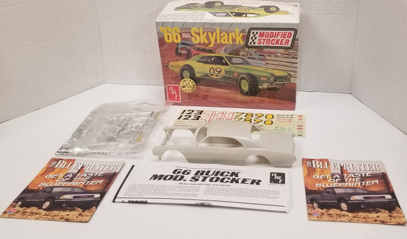 RESALE SHOP - AMT 1:25 #30147 '66 Buick Skylark Modified Stocker