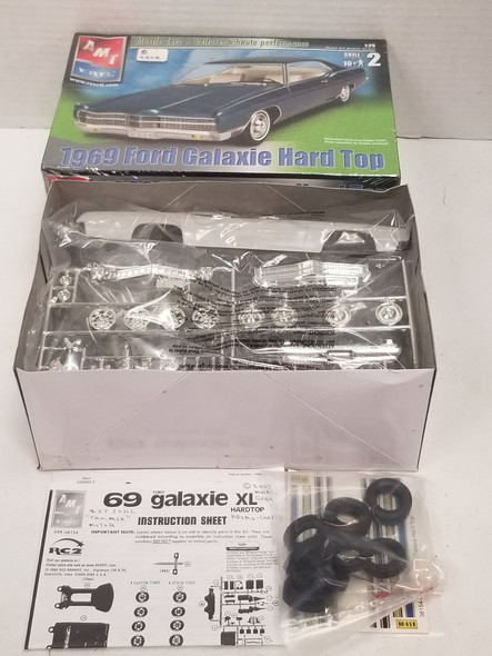 RESALE SHOP - AMT/ERTL 1/25 1969 Ford Galaxie Hard Top #38154