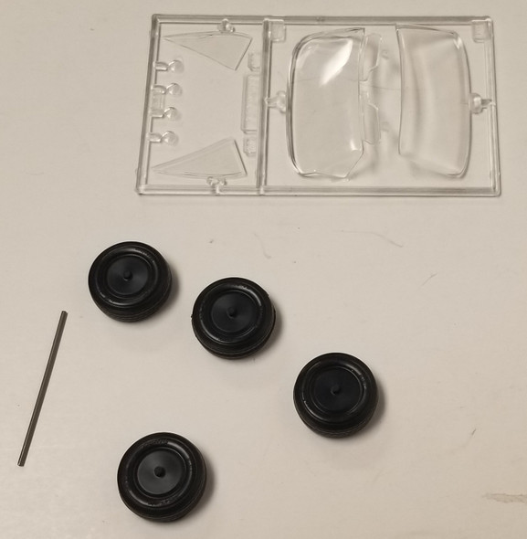 RESALE SHOP - AMT/ERTL Skill 2 1966 FORD FAIRLANE 427 1:25 #6180