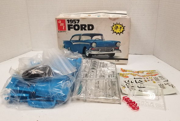 RESALE SHOP - AMT/ERTL 1/25 1957 Ford #6584