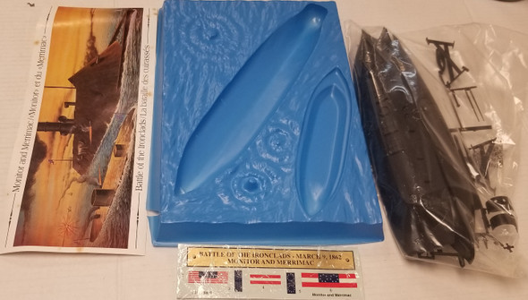 RESALE SHOP - Lindberg #70886 Great Moments...1/300 Civil War Battle Of Monitor & Merrimac
