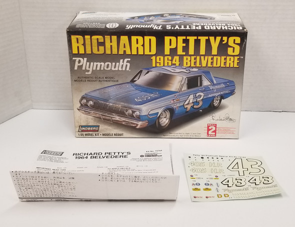 RESALE SHOP - Lindberg #72164 1/25 Richard Petty's 1964 Plymouth Belvedere