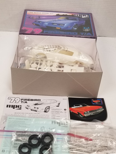 RESALE SHOP - MPC 1/25 '79 Pontiac Firebird T/A #820-12
