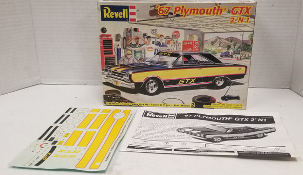 RESALE SHOP - Revell �67 Plymouth GTX 2 in 1 1/25 #85-2386 2002