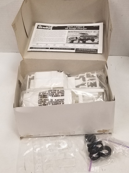 RESALE SHOP - Revell 1/25 Dick Langdy's '68 Dodge Charger #85-2573